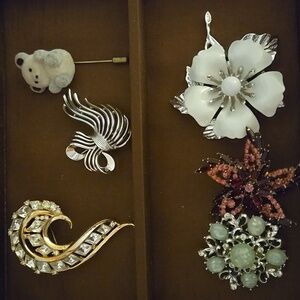 Vintage Brooch And Pin Bundle - Crown Trifari And Sarah Coventry